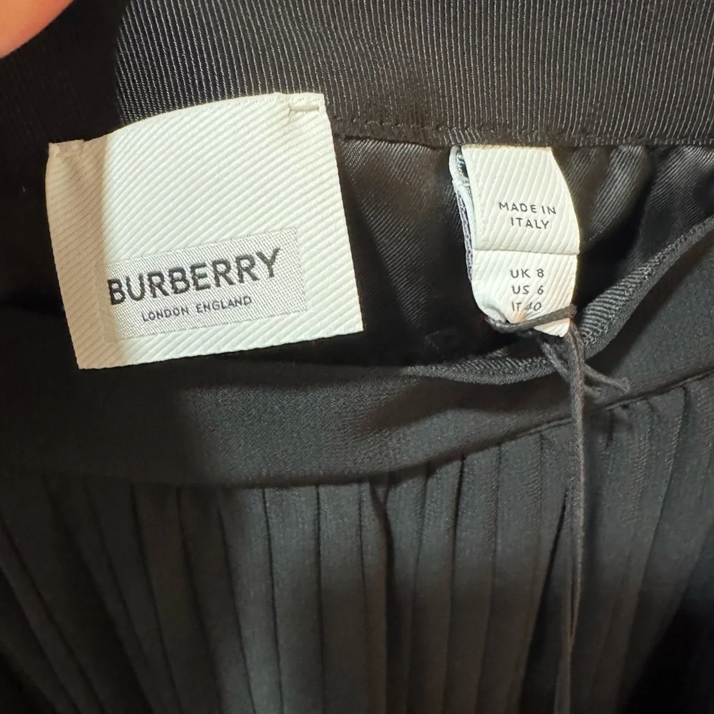 Burberry Black Lace Trim Ruffled Pleated Mini Skirt - Picture 10 of 10